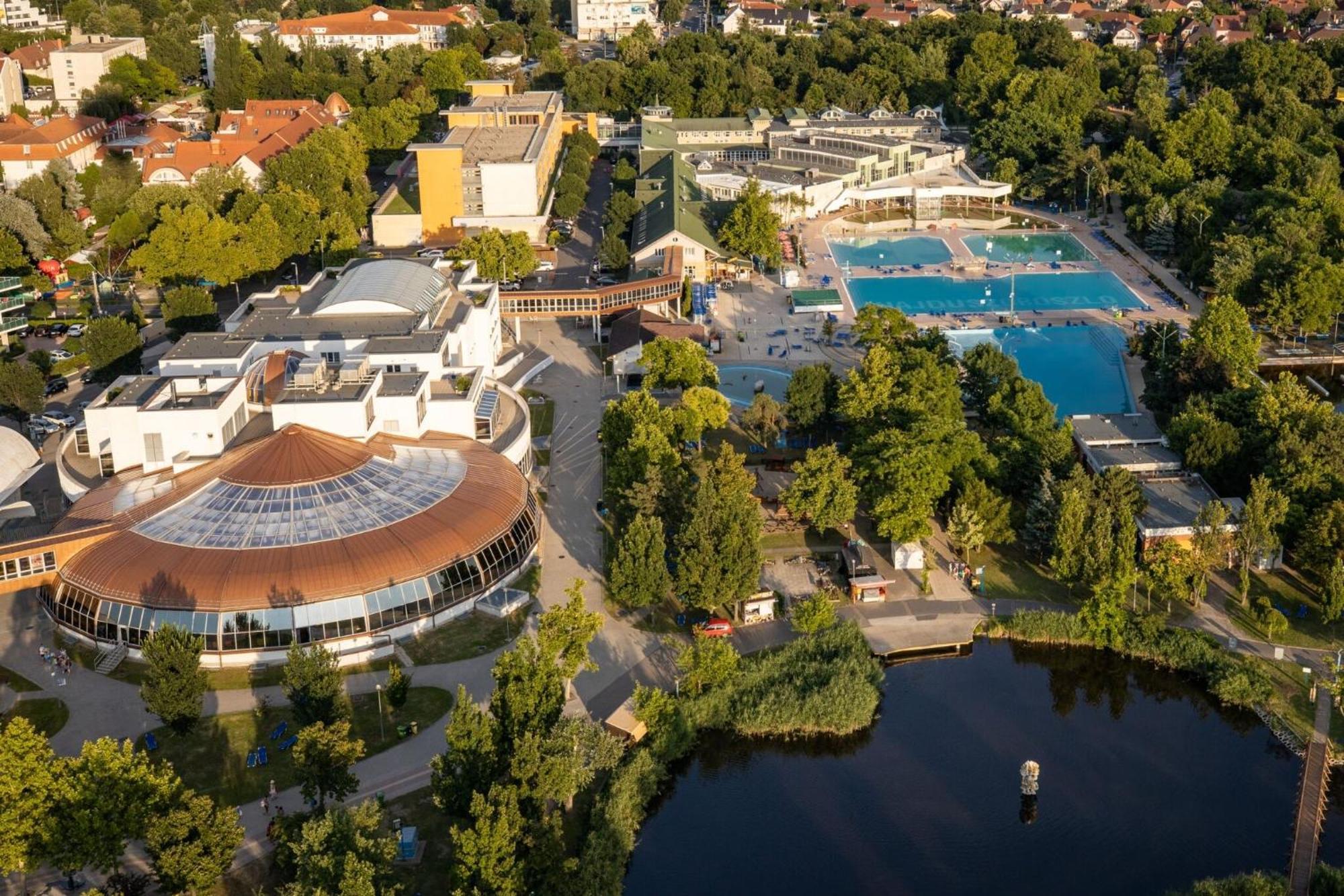 Edit Haz Hajduszoboszlo Exterior photo